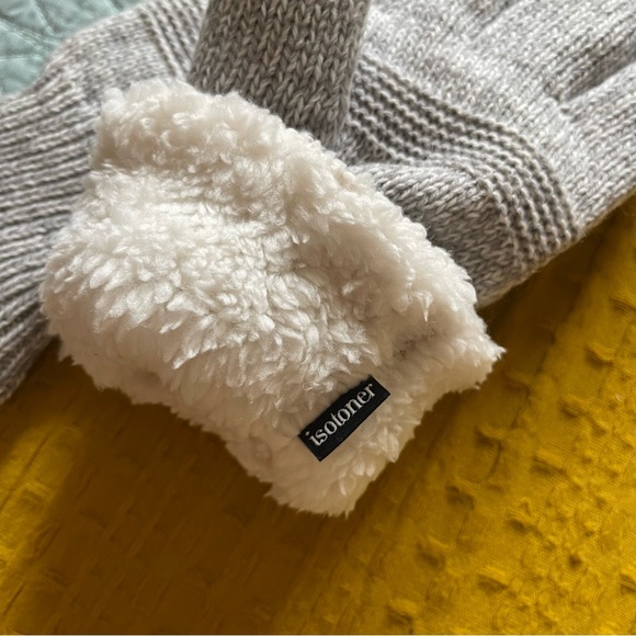 Faux Fur Lined Gloves - Picture 2 of 2